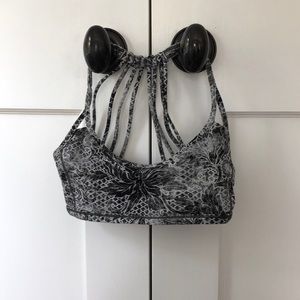 Lululemon sports bra